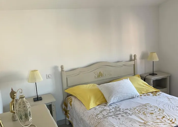 Apartamento St Cyprien Beau T3 Entre Et Village *